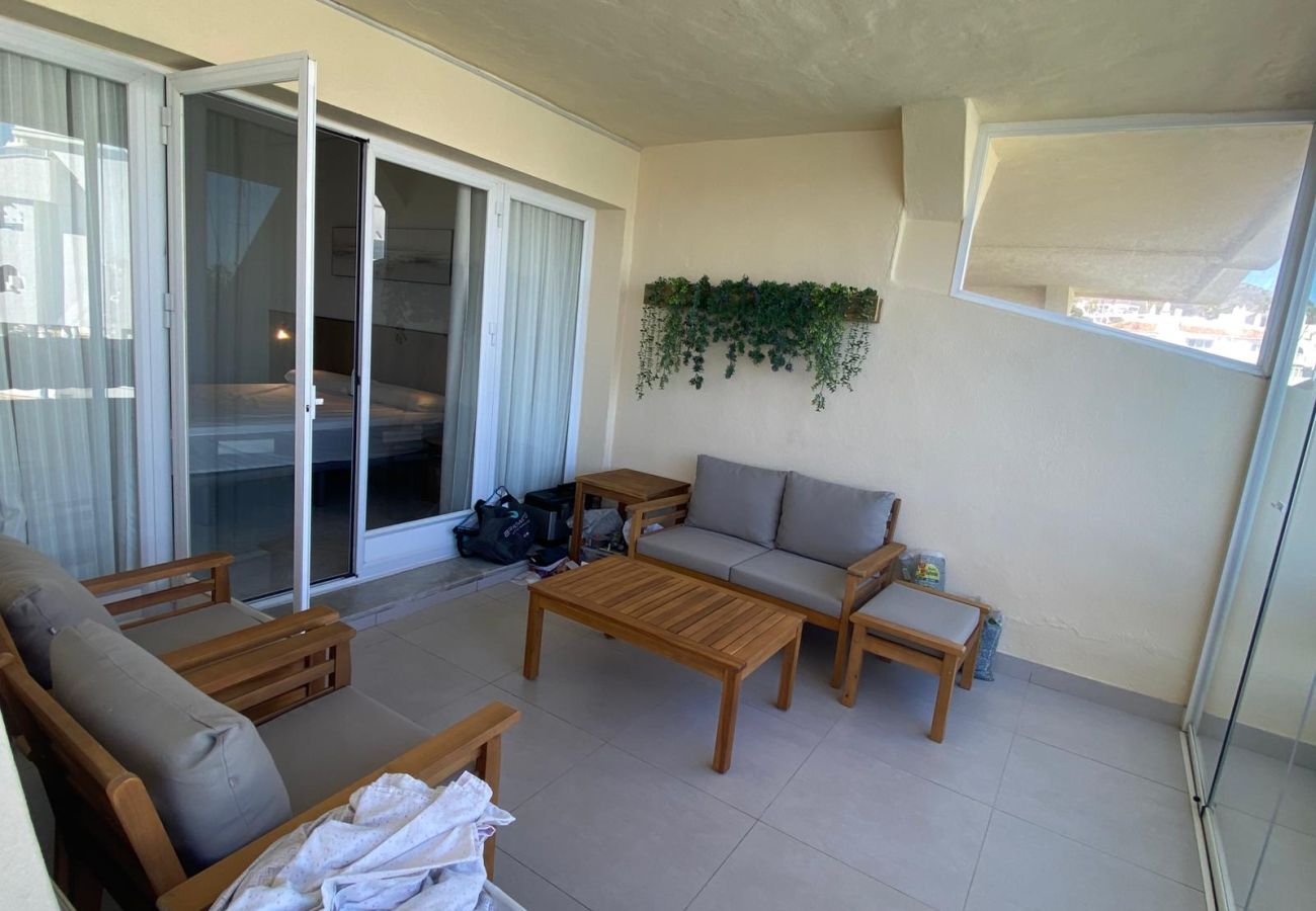 Apartment in Benalmádena - WintowinRentals Premium Apartment with Terrace and Stunning Views in Puerto Marina