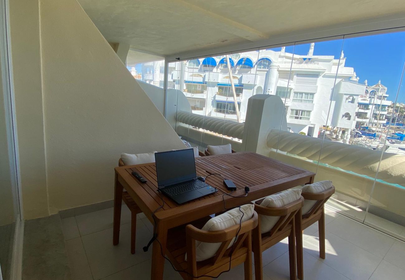 Apartment in Benalmádena - WintowinRentals Premium Apartment with Terrace and Stunning Views in Puerto Marina
