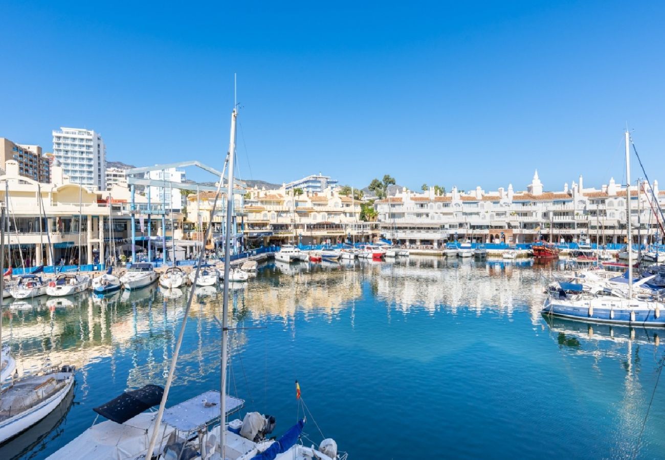 Apartment in Benalmádena - WintowinRentals Premium Apartment with Terrace and Stunning Views in Puerto Marina