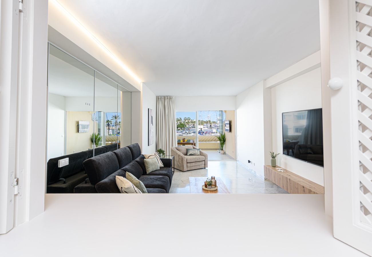 Apartment in Benalmádena - WintowinRentals Premium Apartment with Terrace and Stunning Views in Puerto Marina