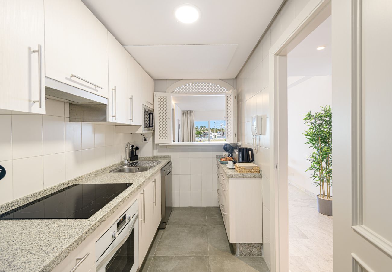 Apartment in Benalmádena - WintowinRentals Premium Apartment with Terrace and Stunning Views in Puerto Marina