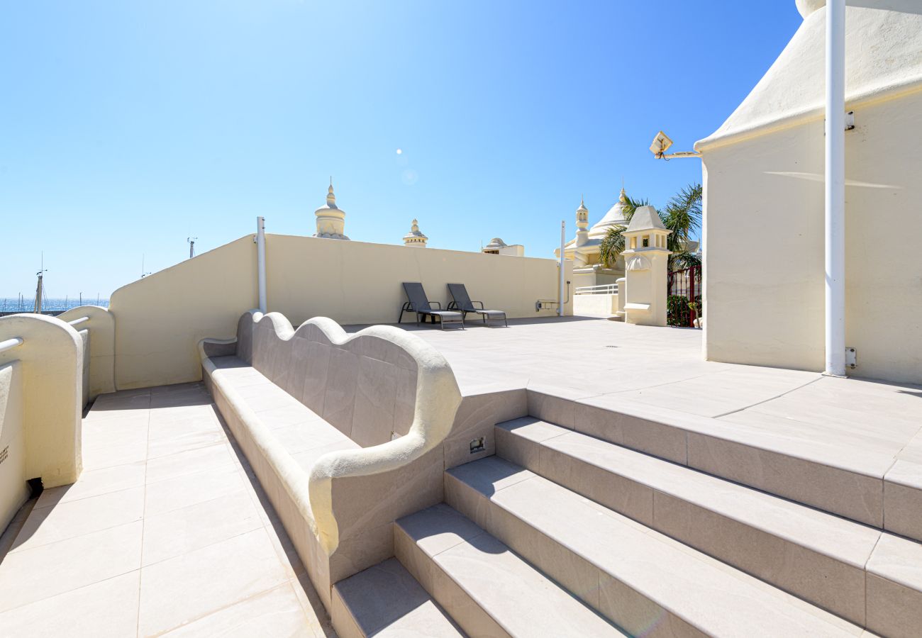 Apartment in Benalmádena - WintowinRentals Premium Apartment with Terrace and Stunning Views in Puerto Marina