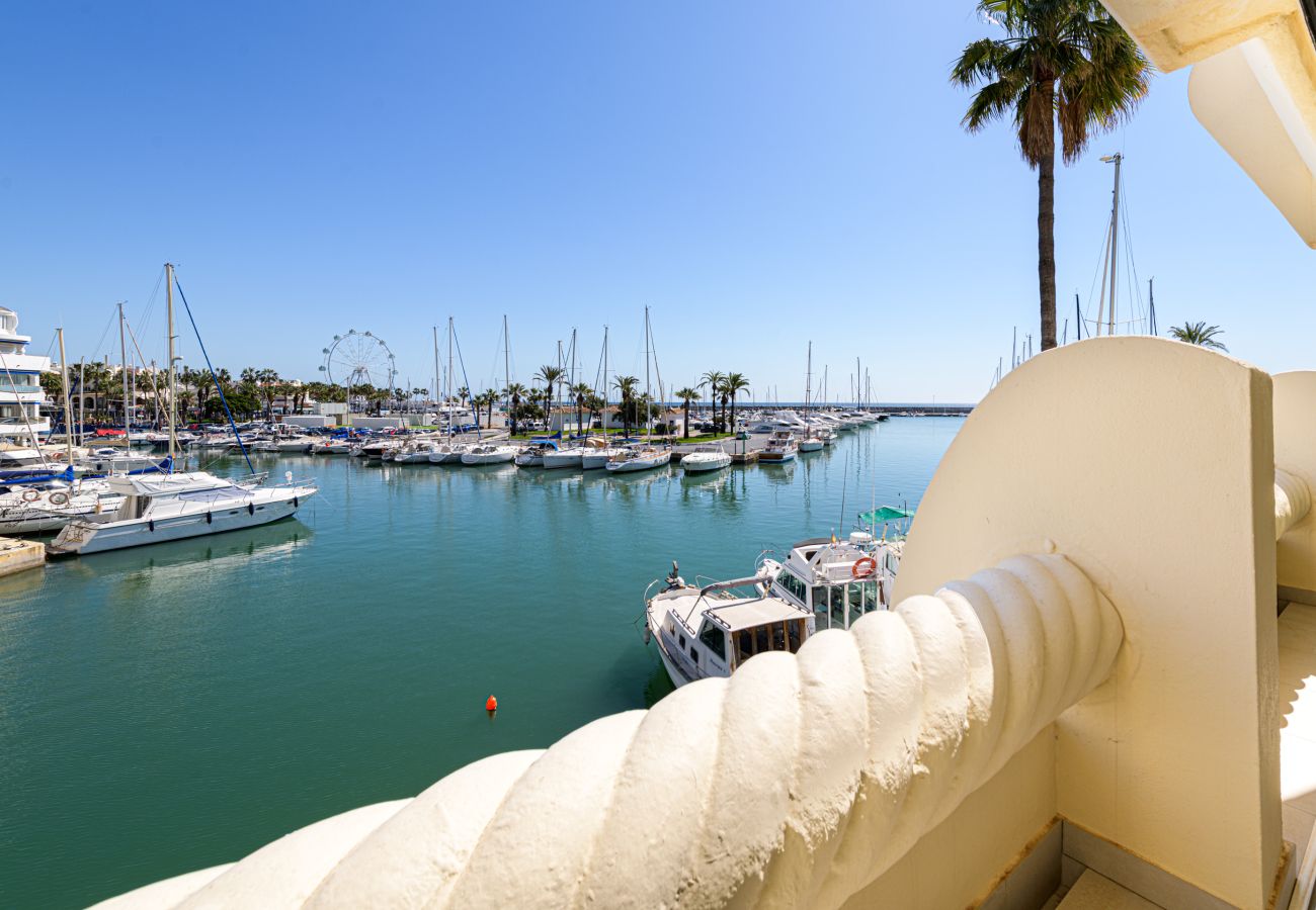 Apartment in Benalmádena - WintowinRentals Premium Apartment with Terrace and Stunning Views in Puerto Marina