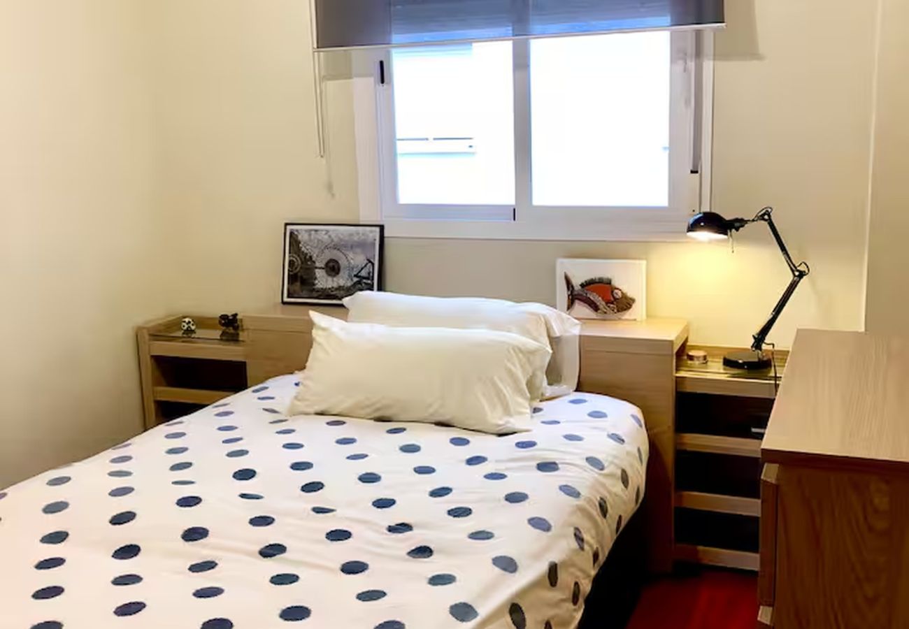 Apartment in Málaga - WintowinRentals SkyView Teatinos: Terrace, Bright & Open Views