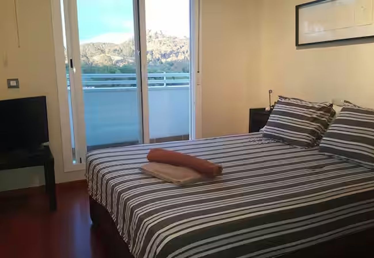 Apartment in Málaga - WintowinRentals SkyView Teatinos: Terrace, Bright & Open Views