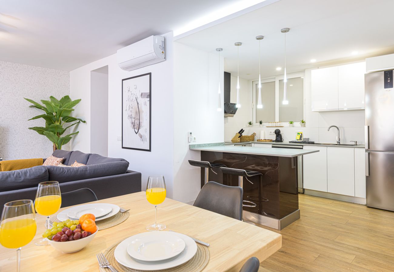 Apartment in Málaga - WintowinRentals Luxury Apartment with Sea Views in La Malagueta