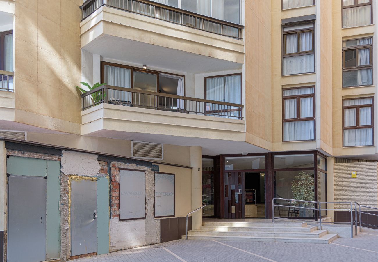 Apartment in Málaga - WintowinRentals Luxury Apartment with Sea Views in La Malagueta