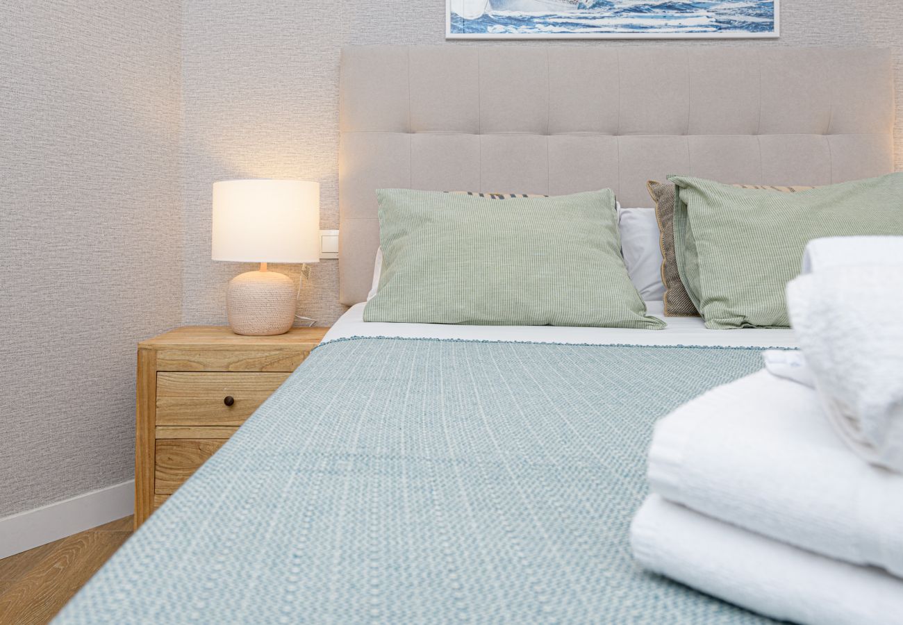 Apartment in Málaga - WintowinRentals Luxury Apartment with Sea Views in La Malagueta