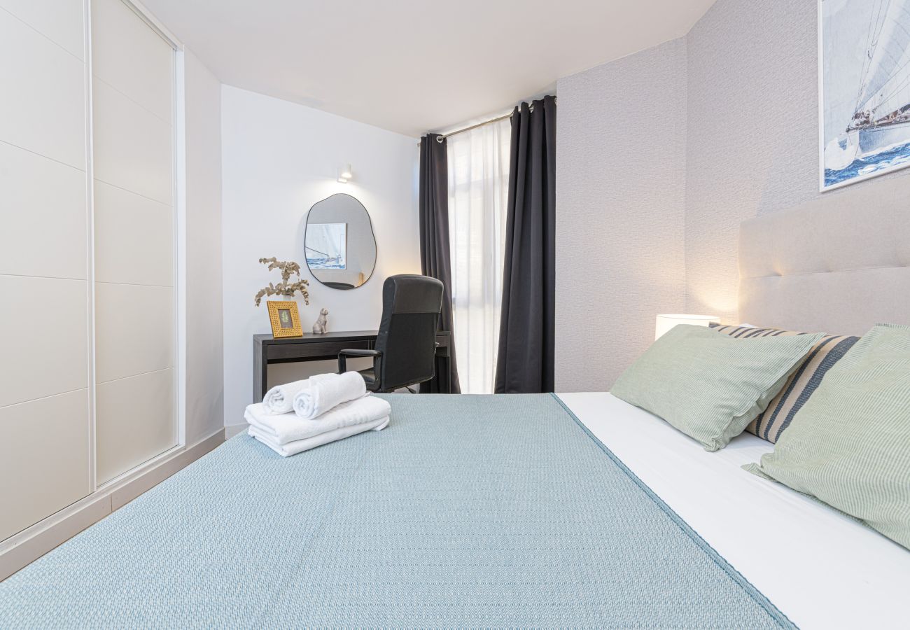Apartment in Málaga - WintowinRentals Luxury Apartment with Sea Views in La Malagueta
