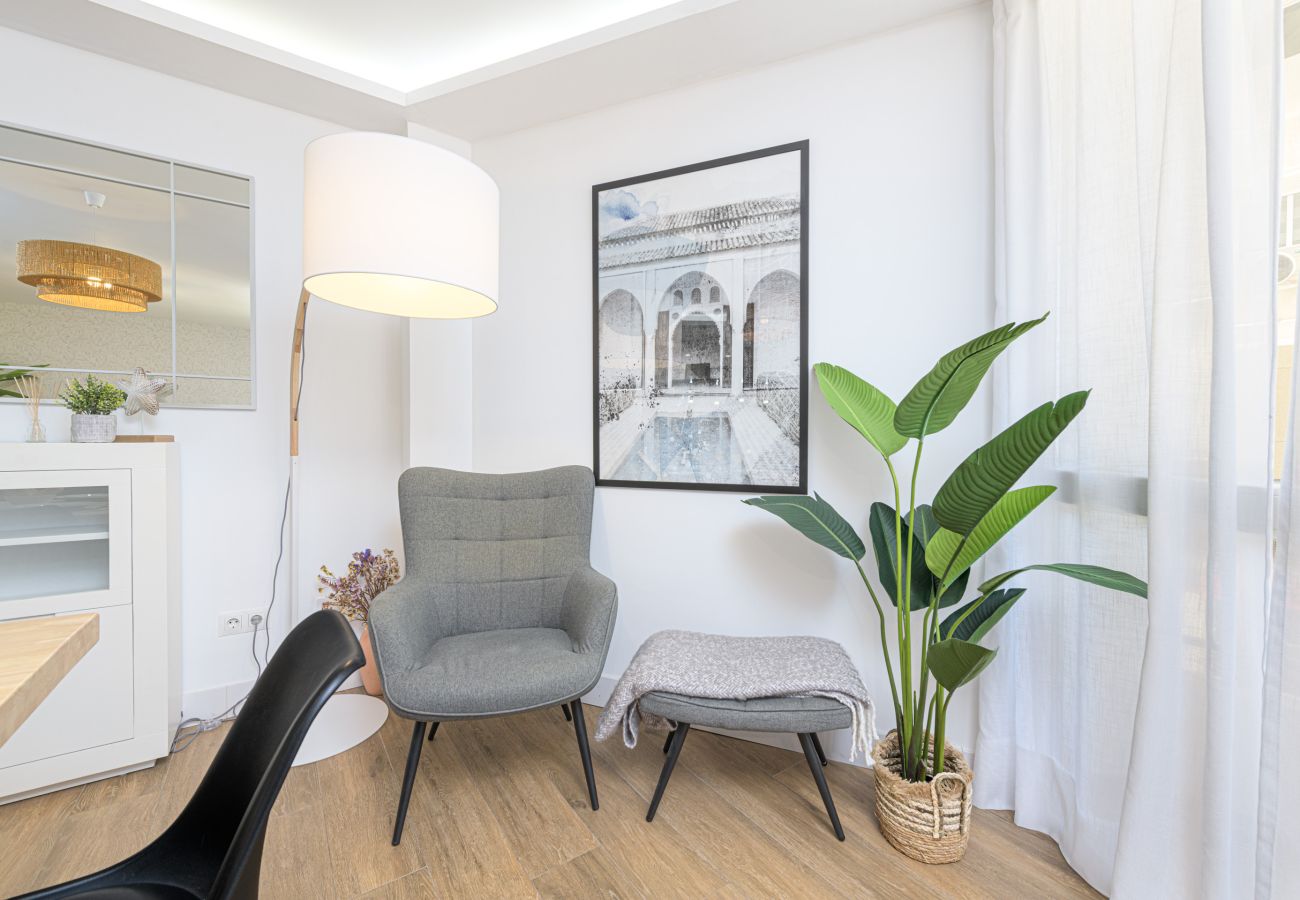 Apartment in Málaga - WintowinRentals Luxury Apartment with Sea Views in La Malagueta
