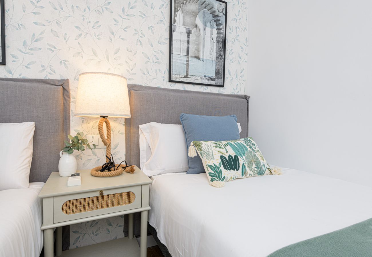 Apartment in Málaga - WintowinRentals Luxury Apartment with Sea Views in La Malagueta
