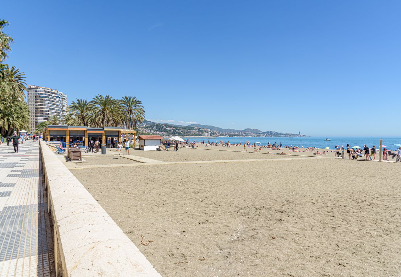 Apartment in Málaga - WintowinRentals Luxury Apartment with Sea Views in La Malagueta