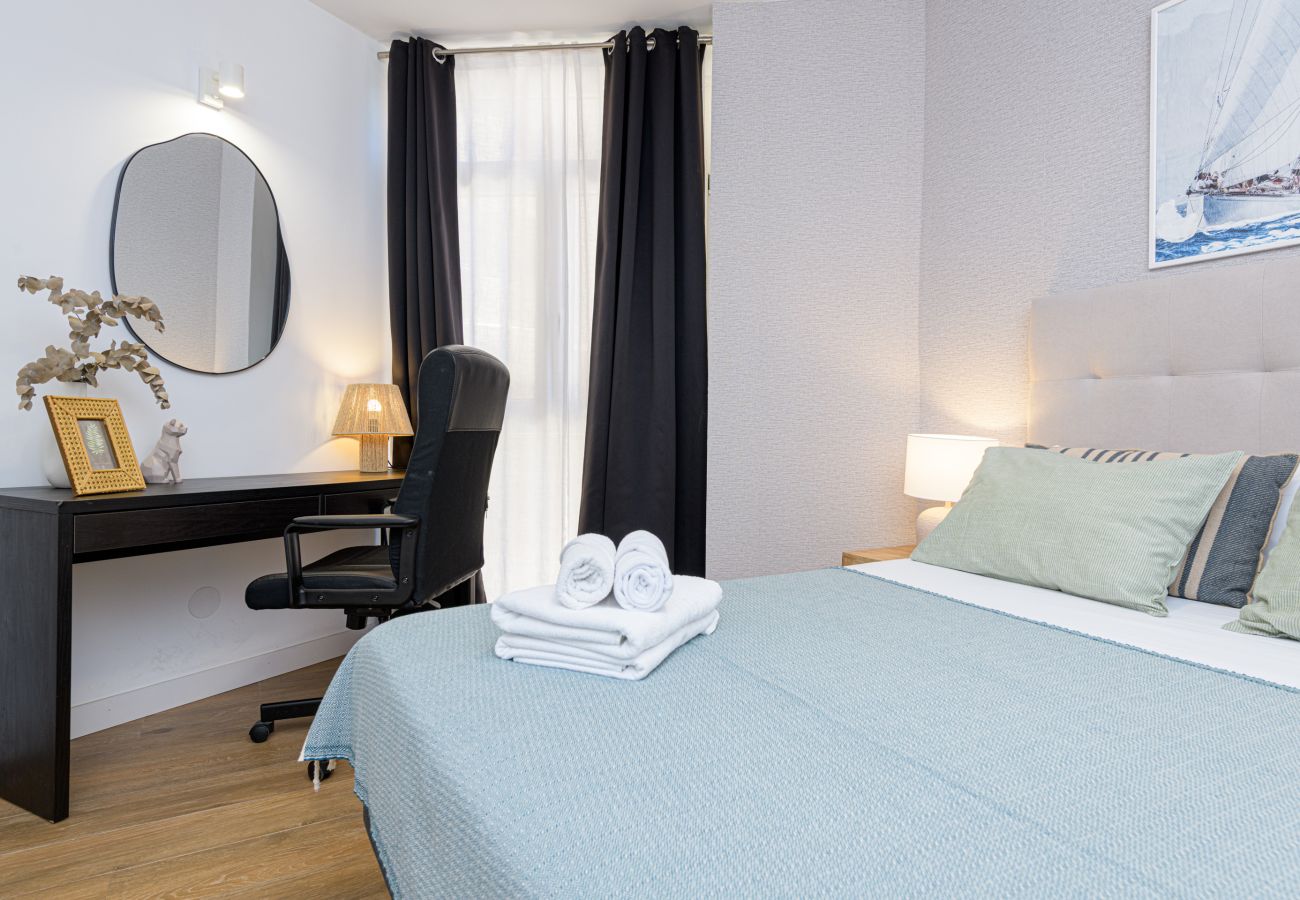 Apartment in Málaga - WintowinRentals Luxury Apartment with Sea Views in La Malagueta