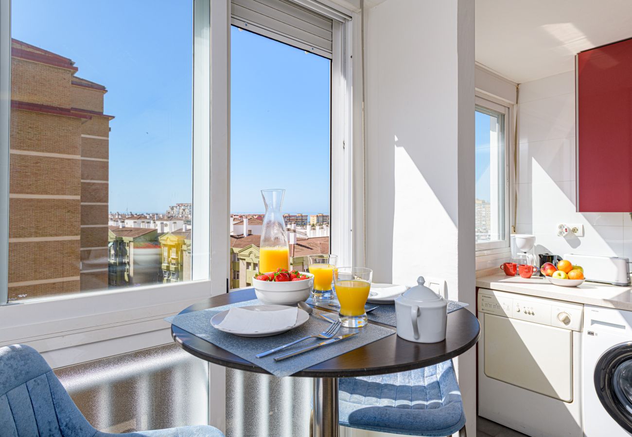 Apartment in Málaga - WintowinRentals Spacious apartment in Huelin with privileged views, parking included and close to the beach