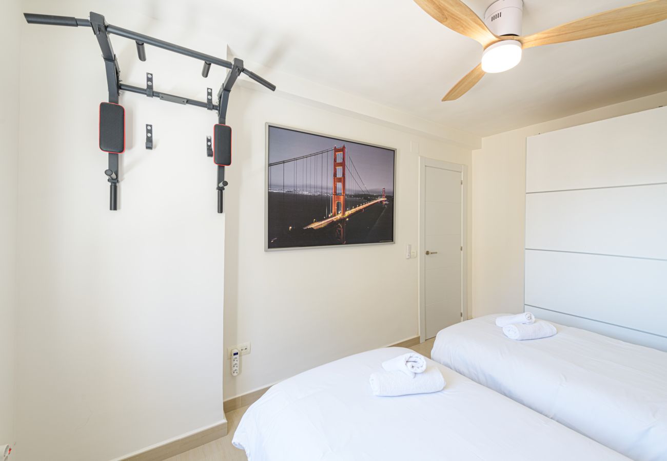 Apartment in Málaga - WintowinRentals Spacious apartment in Huelin with privileged views, parking included and close to the beach
