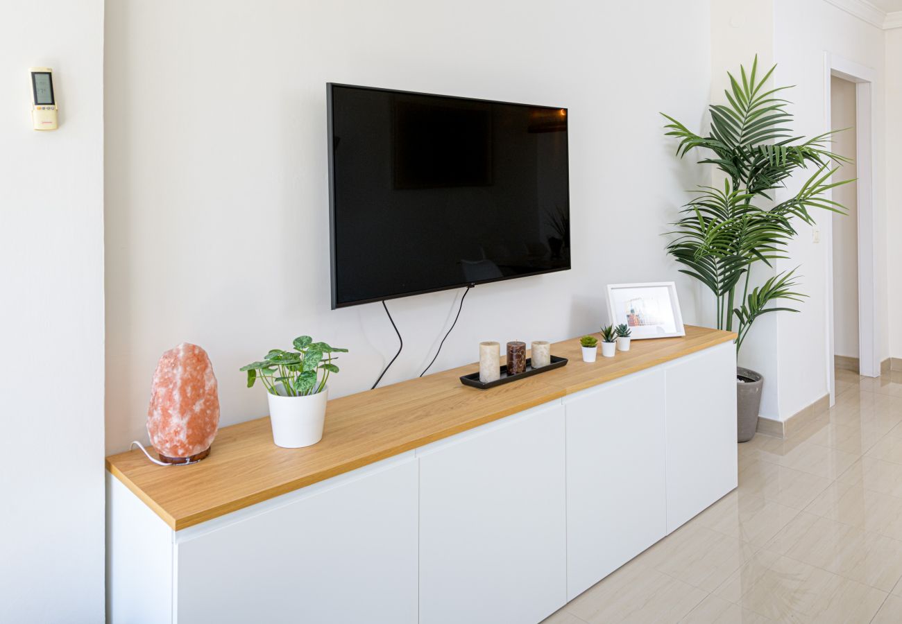 Apartment in Málaga - WintowinRentals Spacious apartment in Huelin with privileged views, parking included and close to the beach