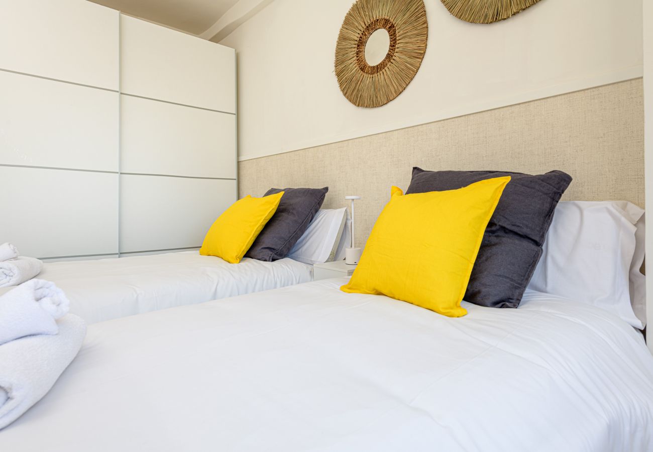 Apartment in Málaga - WintowinRentals Spacious apartment in Huelin with privileged views, parking included and close to the beach