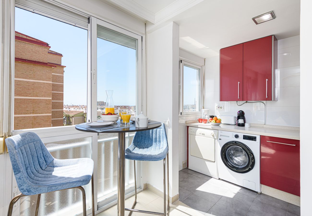 Apartment in Málaga - WintowinRentals Spacious apartment in Huelin with privileged views, parking included and close to the beach