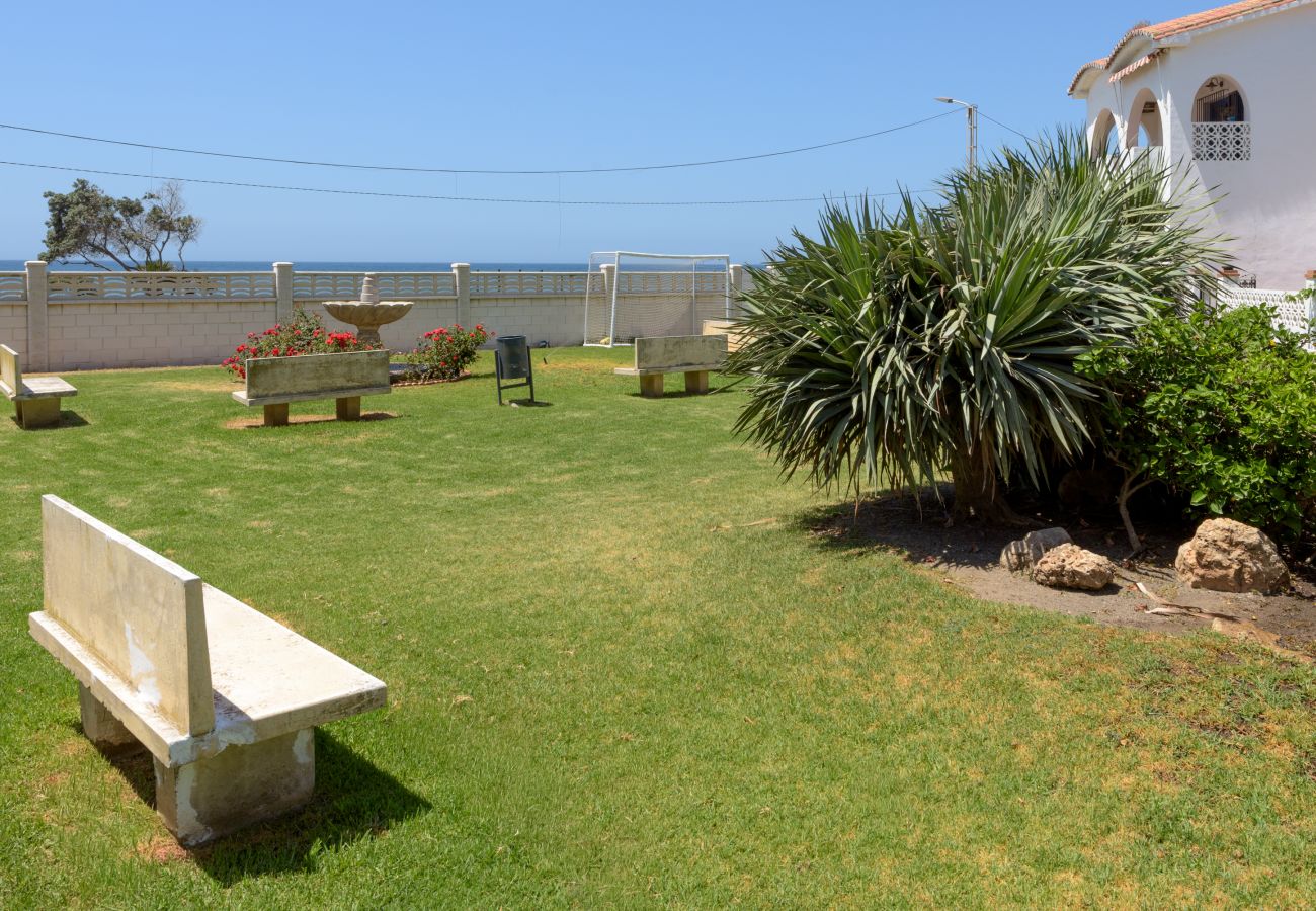 House in Rincón de la Victoria - WintowinRentals First-Line Beach House with Terrace