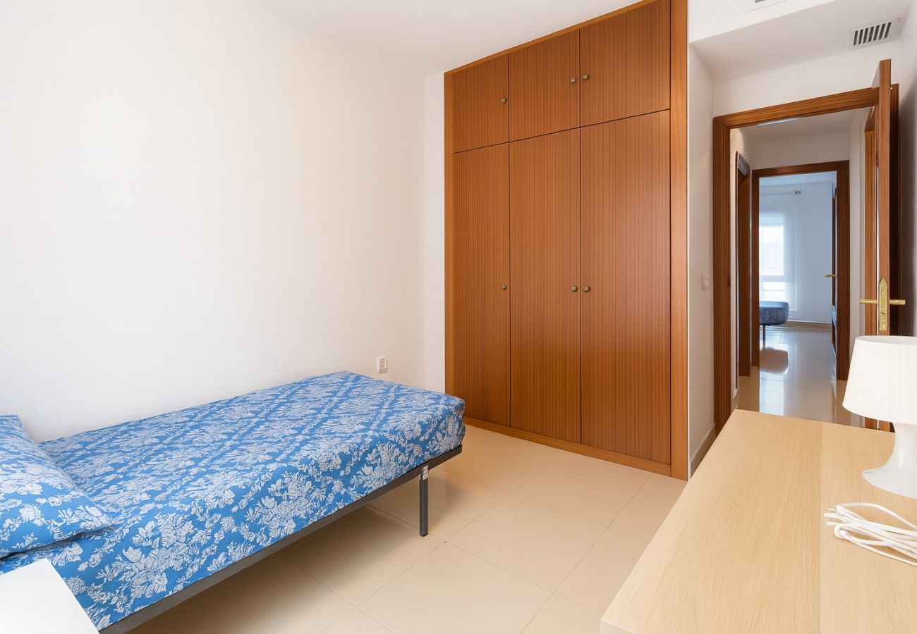 Apartment in Málaga - WintowinRentals Teatinos, Campus, Pool & Terrace