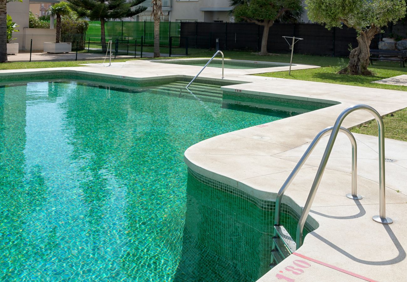 Appartement à Rincón de la Victoria - DÉTENDEZ-VOUS PRÈS DE LA MER, PISCINE, WIFI A / C.