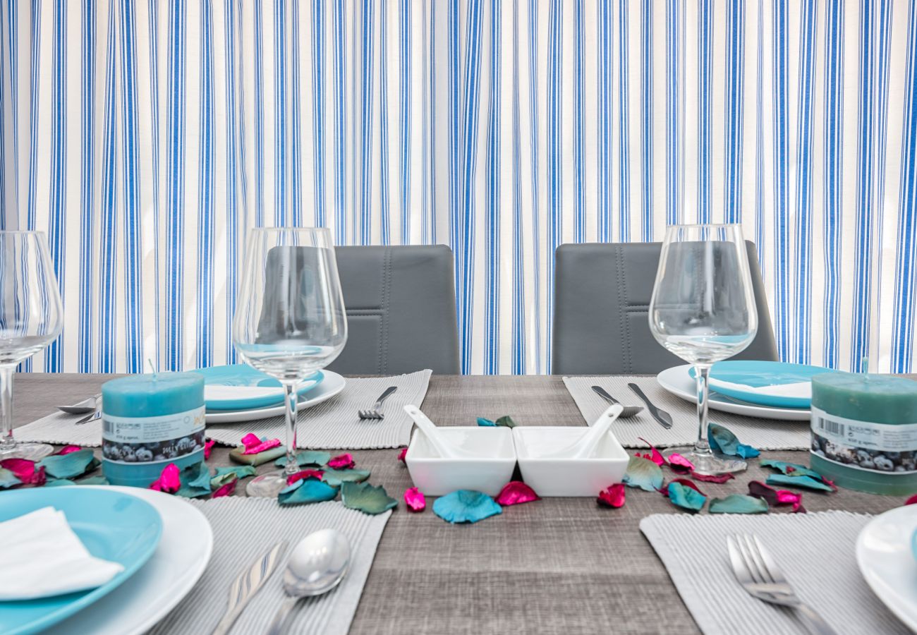 Appartement à Rincón de la Victoria - DÉTENDEZ-VOUS PRÈS DE LA MER, PISCINE, WIFI A / C.