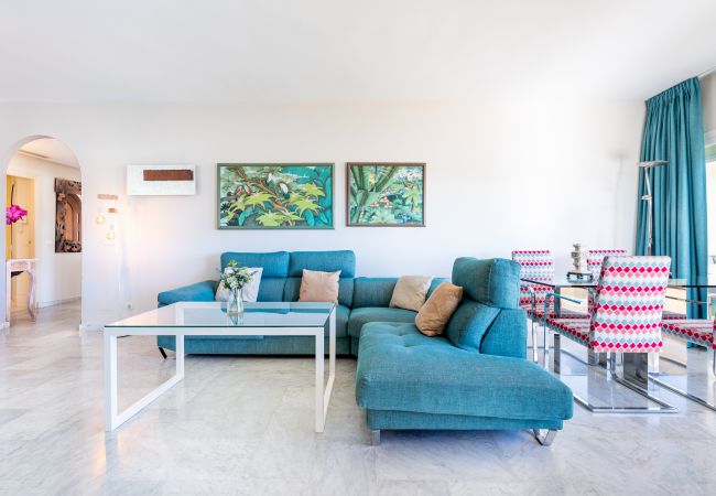 Appartement à Benalmádena - WintowinRentals Luxe, Vue Sur la mer Puerto Marina. Appartement à Benalmádena - WintowinRentals Luxe, Vue Sur la mer Puerto Marina.