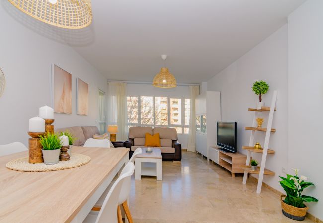 Appartement à Málaga - WintowinRentals Teatinos, Málaga, Metro & Parking. Appartement à Málaga - WintowinRentals Teatinos, Málaga, Metro & Parking.