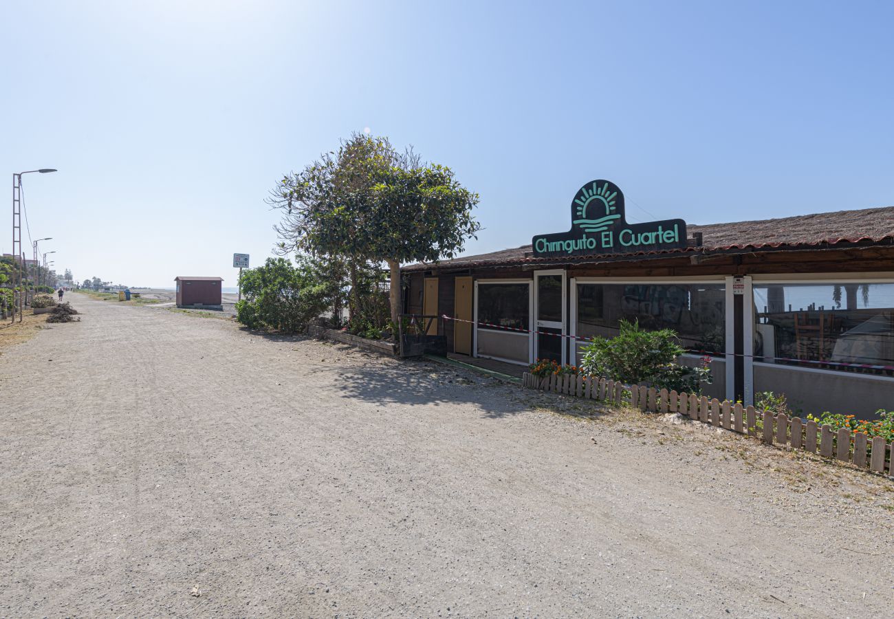 Appartement à Torre de Benagalbon - WintowinRentals Grand Appartement sur la 1ère Ligne de la Plage