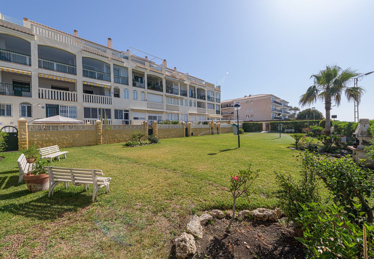 Appartement à Torre de Benagalbon - WintowinRentals Grand Appartement sur la 1ère Ligne de la Plage