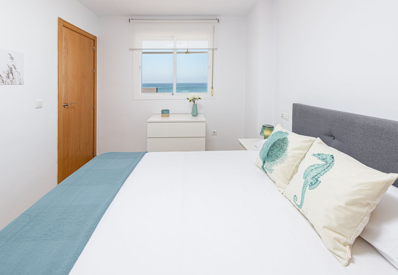 Appartement à Torre de Benagalbon - WintowinRentals Grand Appartement sur la 1ère Ligne de la Plage