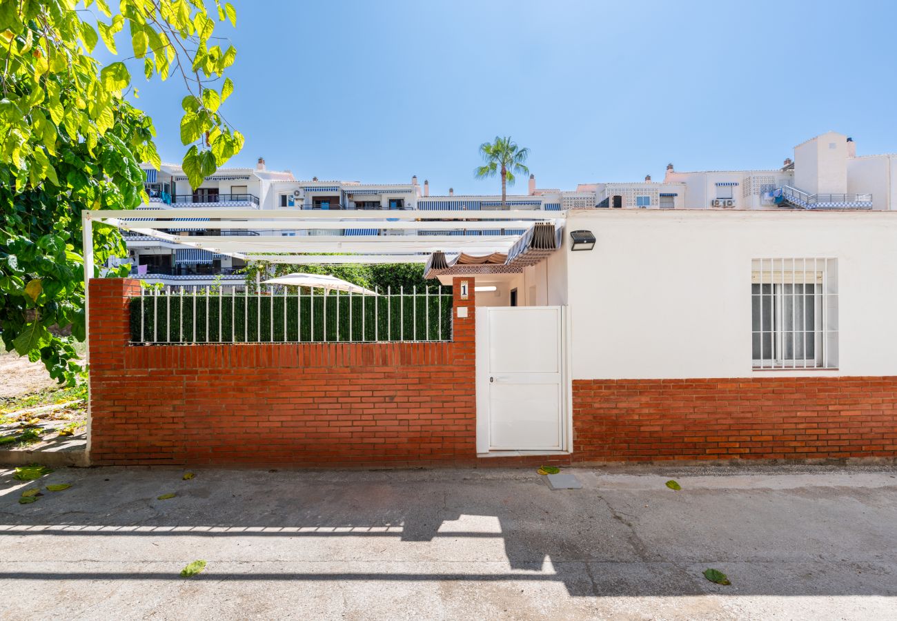 Maison mitoyenne à Rincón de la Victoria - WintowinRentals Close to the beach, Private Terrace & Parking