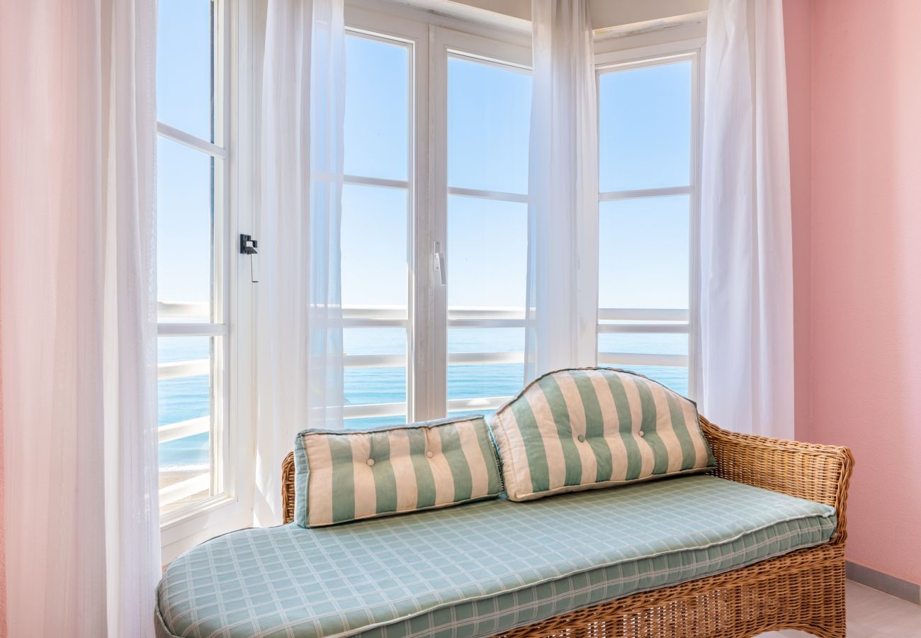 Appartement à Rincón de la Victoria - WintowinRentals 1st Line Beach, Parking and WIFI