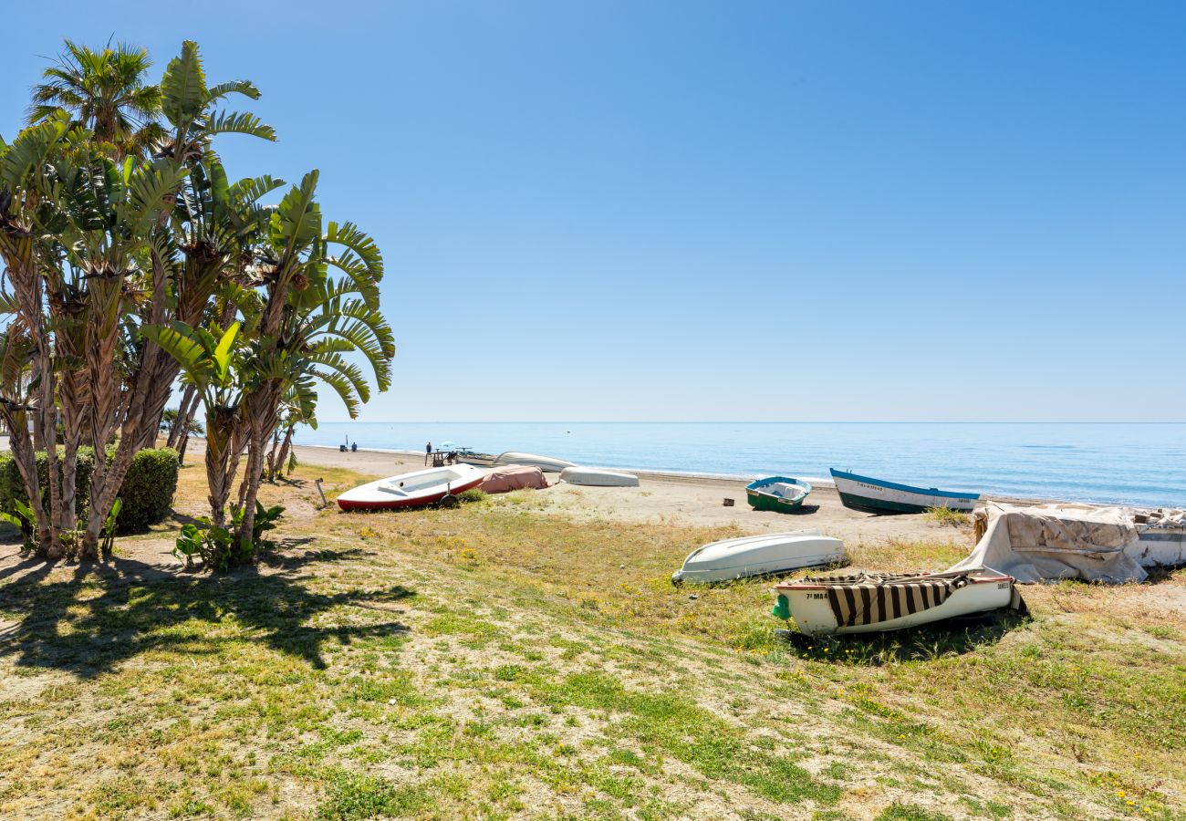 Appartement à Rincón de la Victoria - WintowinRentals 1st Line Beach, Parking and WIFI