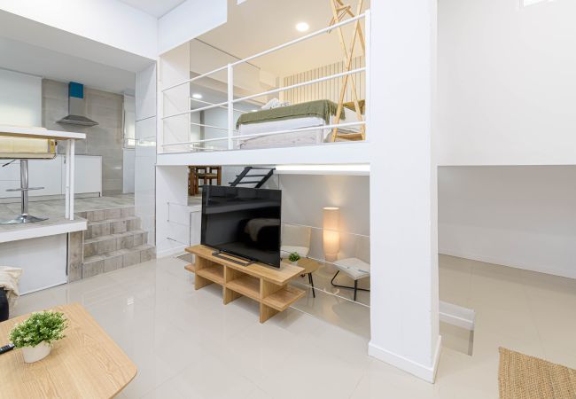 Appartement à Malaga - WintowinRentals Loft rénové avec garage à côté de la plage de Huelin Appartement à Malaga - WintowinRentals Loft rénové avec garage à côté de la plage de Huelin