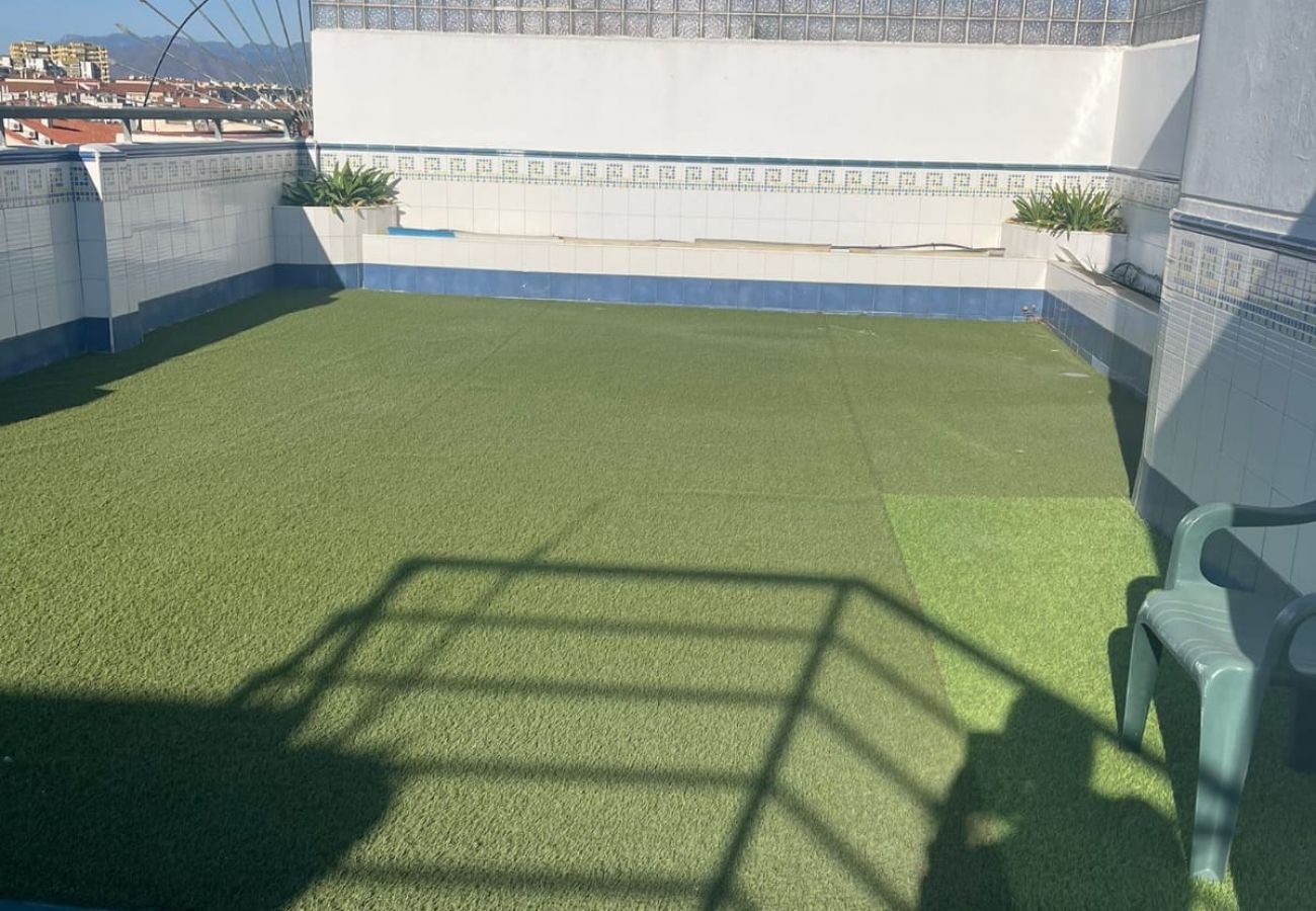 Appartement à Fuengirola - WintowinRentals Appartement avec vue imprenable sur la mer et la montagne, avec piscine à Fuengirola