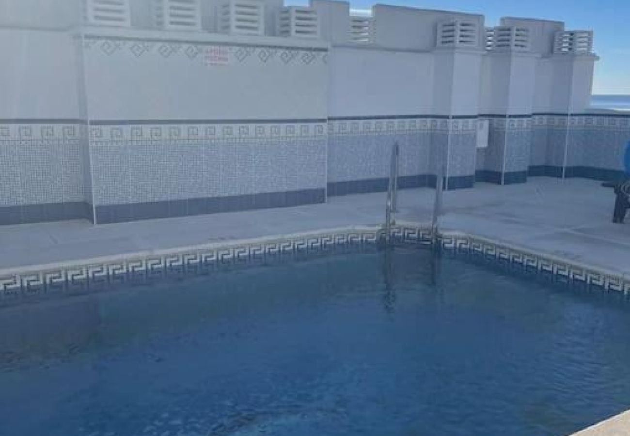 Appartement à Fuengirola - WintowinRentals Appartement avec vue imprenable sur la mer et la montagne, avec piscine à Fuengirola