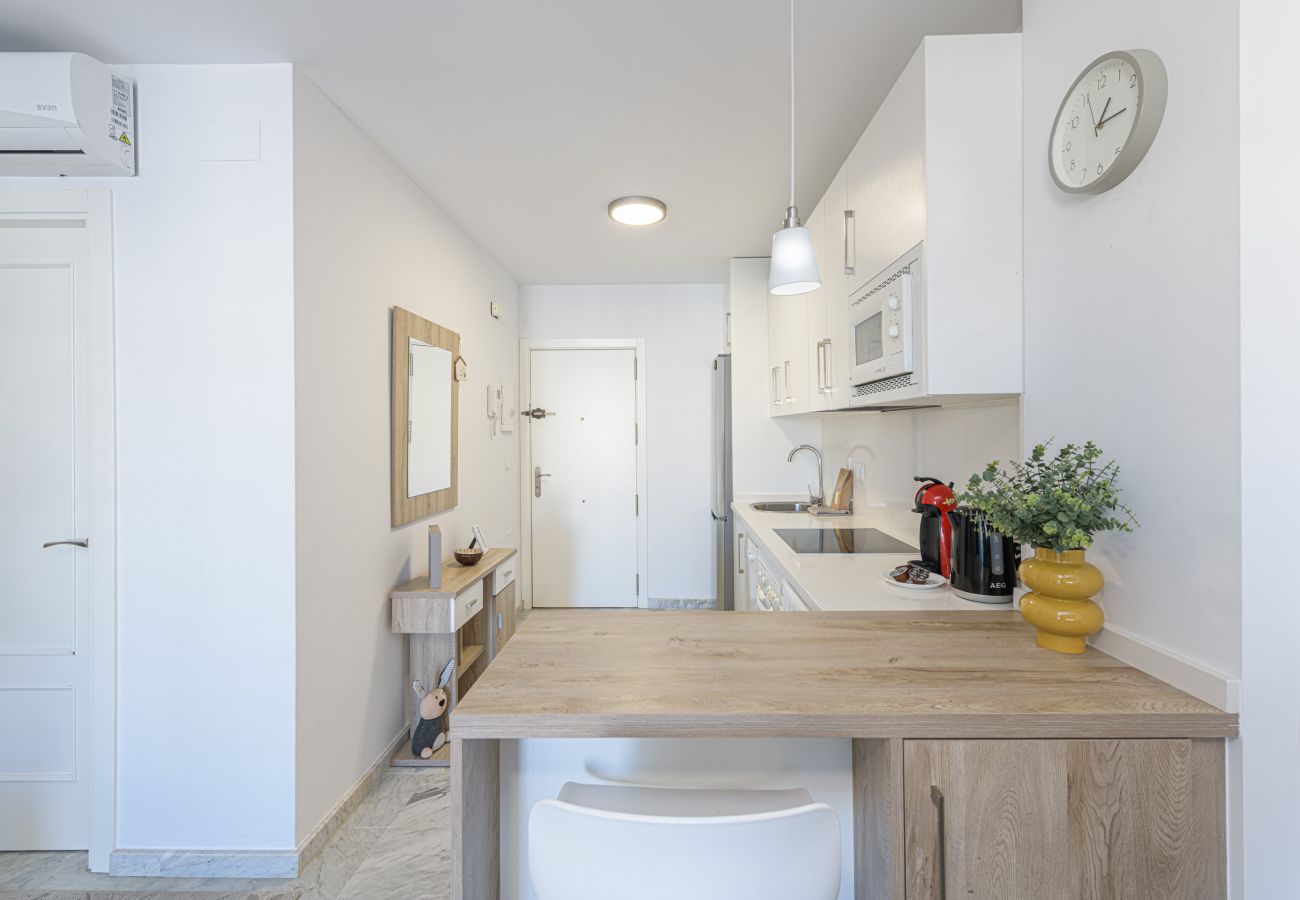 Appartement à Fuengirola - WintowinRentals Appartement avec vue imprenable sur la mer et la montagne, avec piscine à Fuengirola