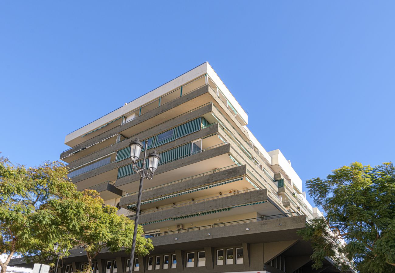 Appartement à Fuengirola - WintowinRentals Appartement avec vue imprenable sur la mer et la montagne, avec piscine à Fuengirola