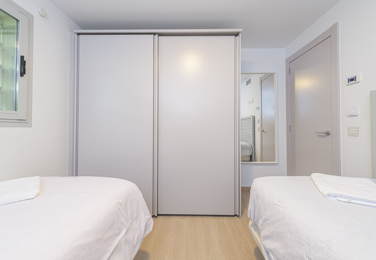 Appartement à Fuengirola - WintowinRentals Fuengirola – Appartement Exclusif avec Vue sur la Mer, Terrasse, Piscine et Parking