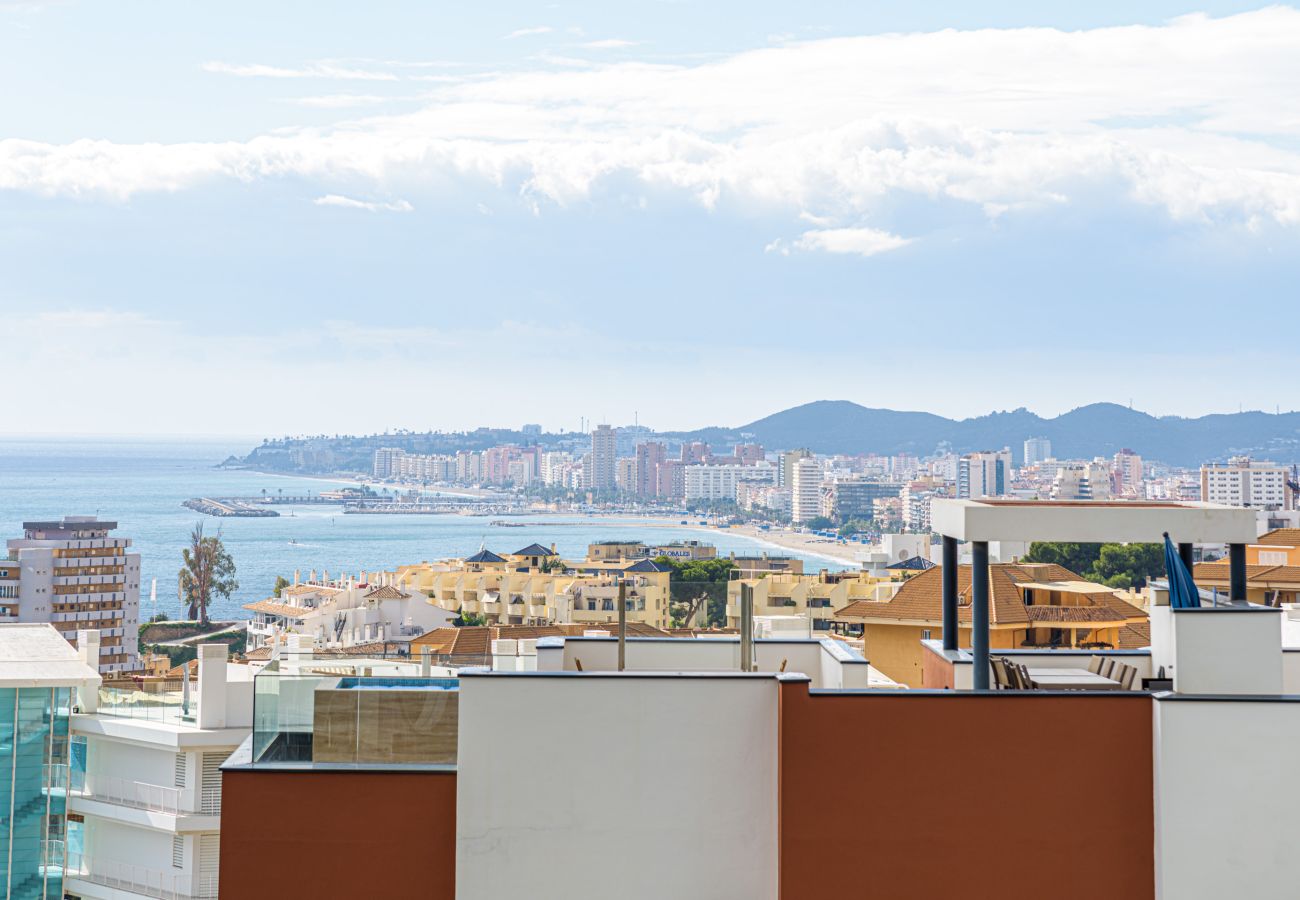 Appartement à Fuengirola - WintowinRentals Fuengirola – Appartement Exclusif avec Vue sur la Mer, Terrasse, Piscine et Parking
