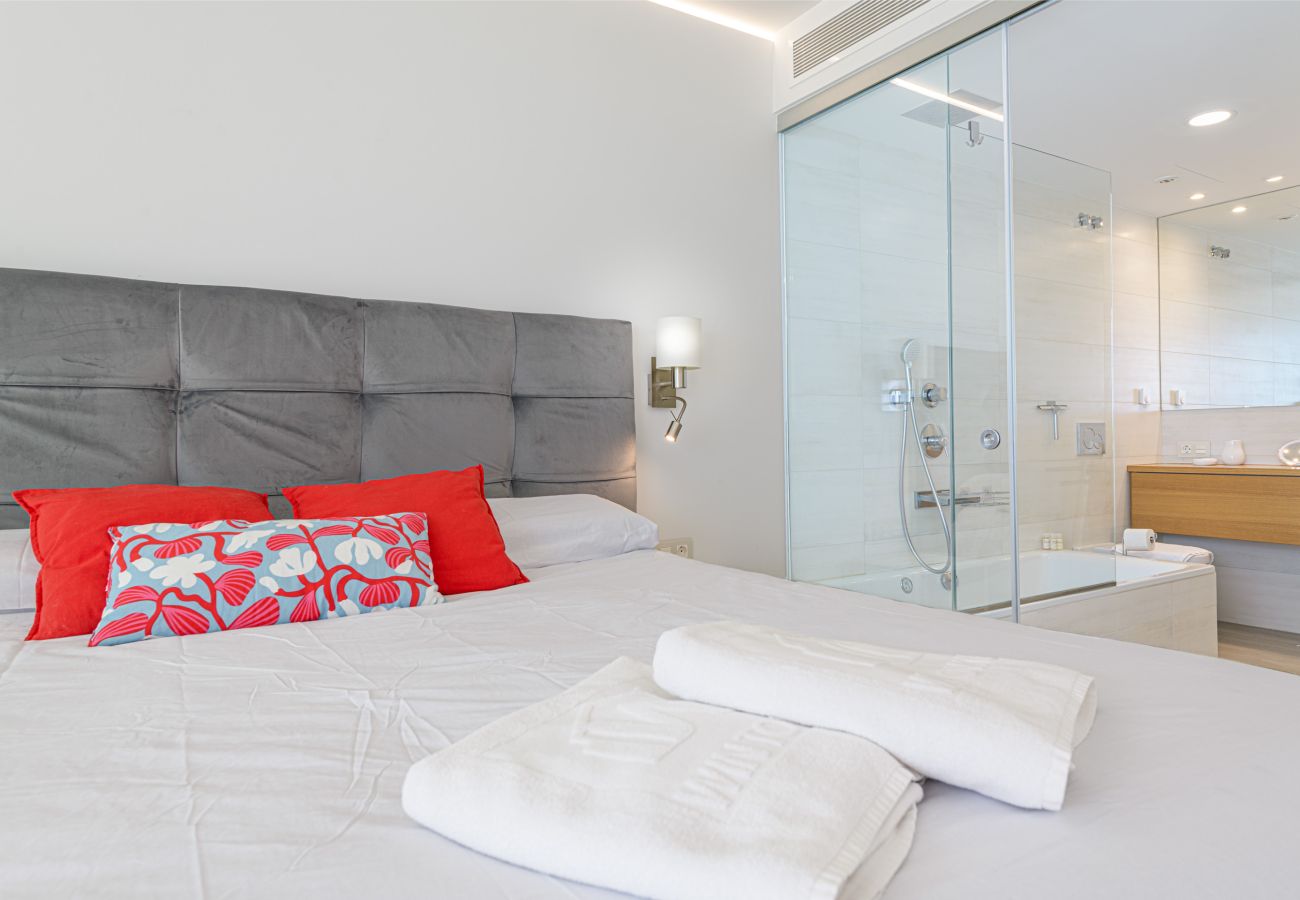 Appartement à Fuengirola - WintowinRentals Fuengirola – Appartement Exclusif avec Vue sur la Mer, Terrasse, Piscine et Parking