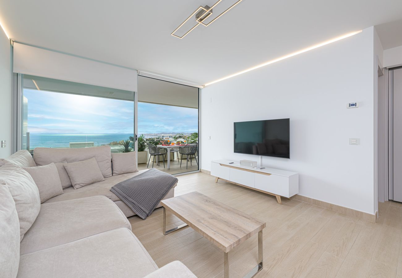 Appartement à Fuengirola - WintowinRentals Fuengirola – Appartement Exclusif avec Vue sur la Mer, Terrasse, Piscine et Parking