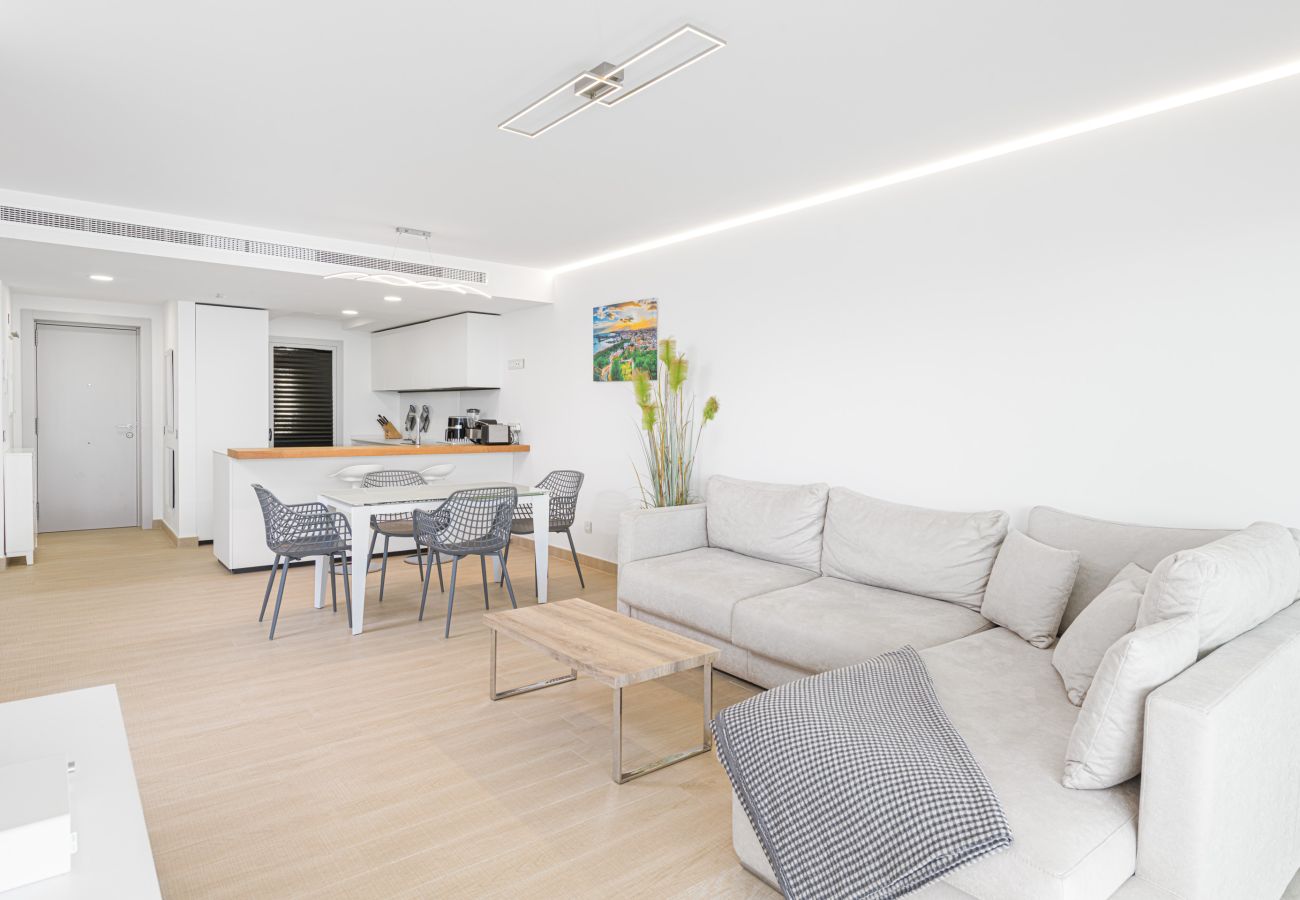 Appartement à Fuengirola - WintowinRentals Fuengirola – Appartement Exclusif avec Vue sur la Mer, Terrasse, Piscine et Parking