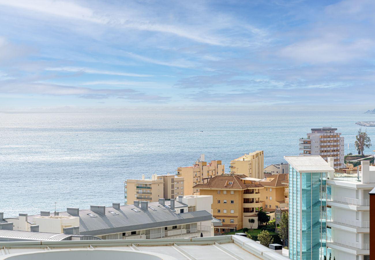 Appartement à Fuengirola - WintowinRentals Fuengirola – Appartement Exclusif avec Vue sur la Mer, Terrasse, Piscine et Parking