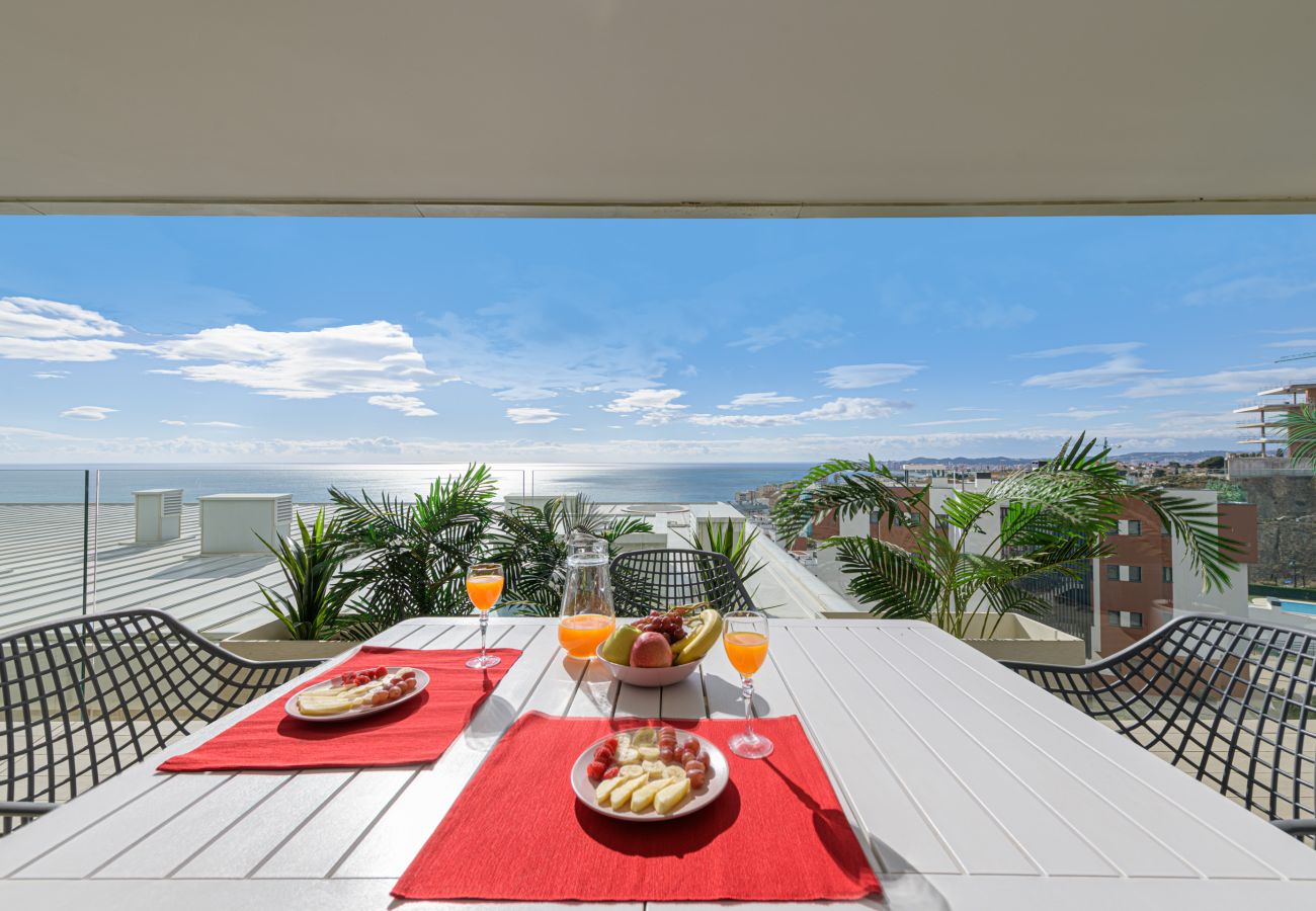 Appartement à Fuengirola - WintowinRentals Fuengirola – Appartement Exclusif avec Vue sur la Mer, Terrasse, Piscine et Parking