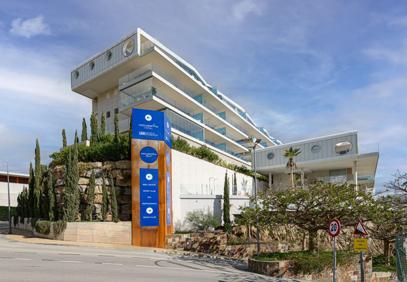 Appartement à Fuengirola - WintowinRentals Fuengirola – Appartement Exclusif avec Vue sur la Mer, Terrasse, Piscine et Parking