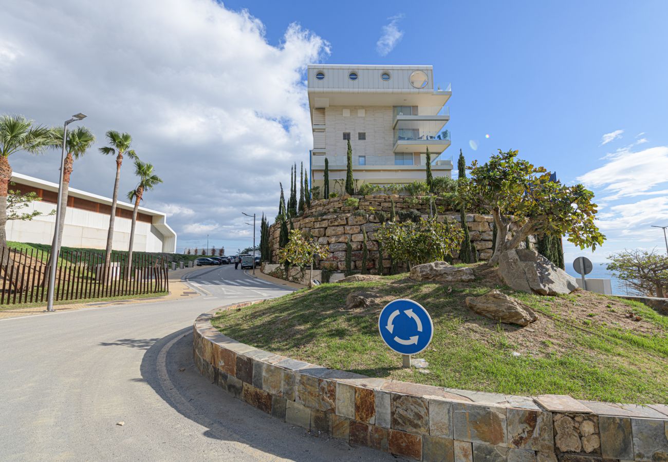 Appartement à Fuengirola - WintowinRentals Fuengirola – Appartement Exclusif avec Vue sur la Mer, Terrasse, Piscine et Parking