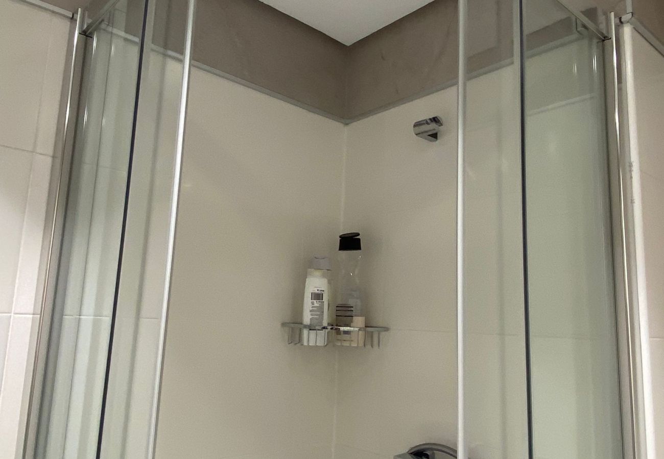 Appartement à Benalmádena - WintowinRentals Appartement Premium avec Terrasse et Vue Imprenable à Puerto Marina