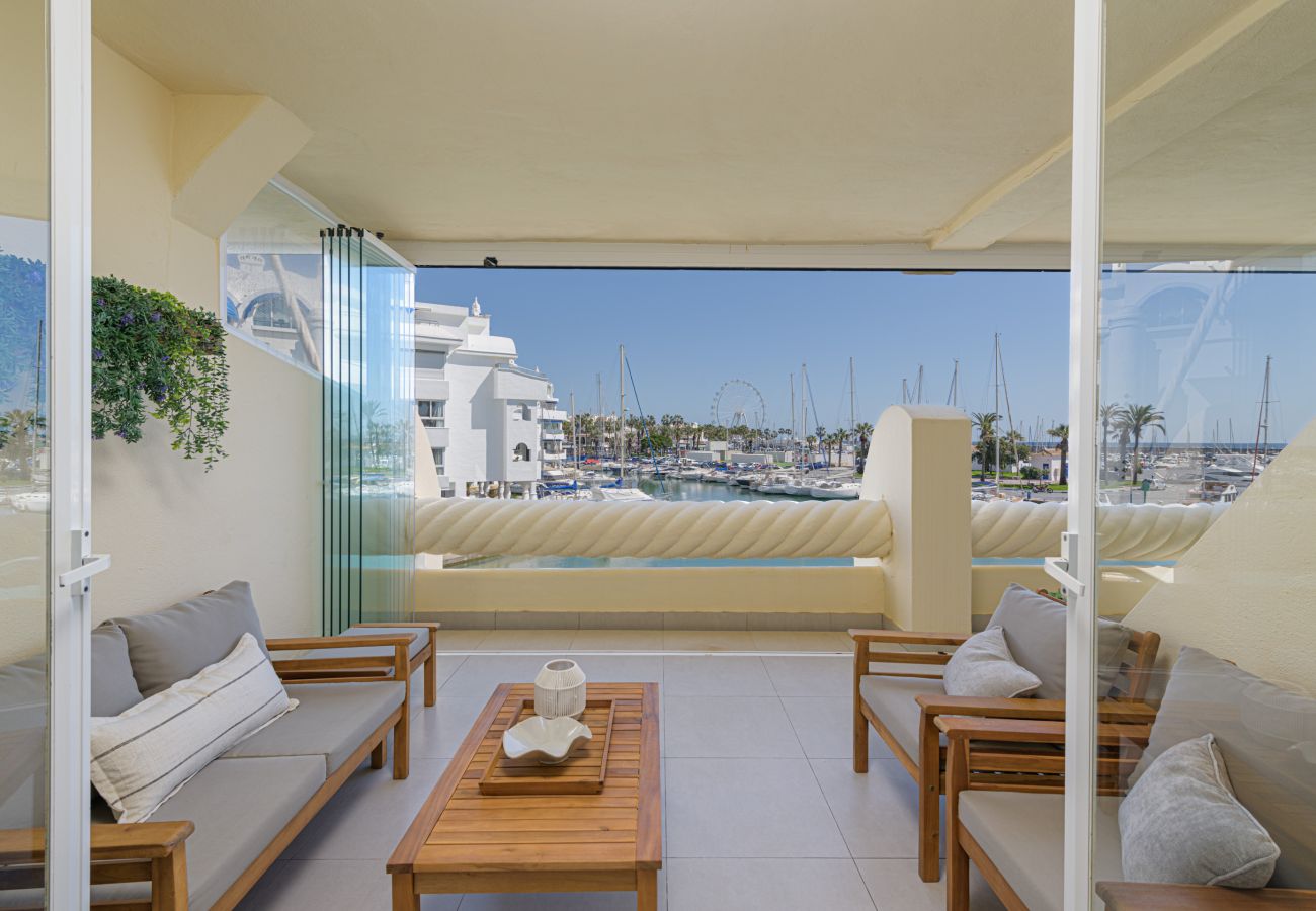 Appartement à Benalmádena - WintowinRentals Appartement Premium avec Terrasse et Vue Imprenable à Puerto Marina